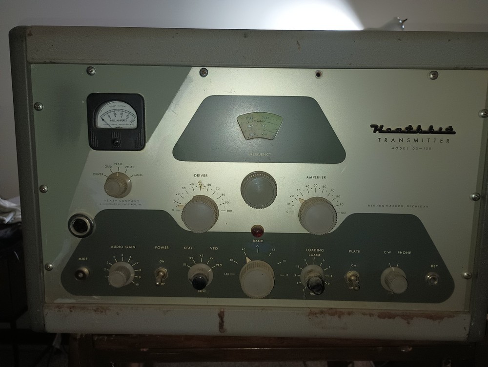 Heathkit DX-100 Vintage Ham Radio Transmitter Powers On HF AM CW