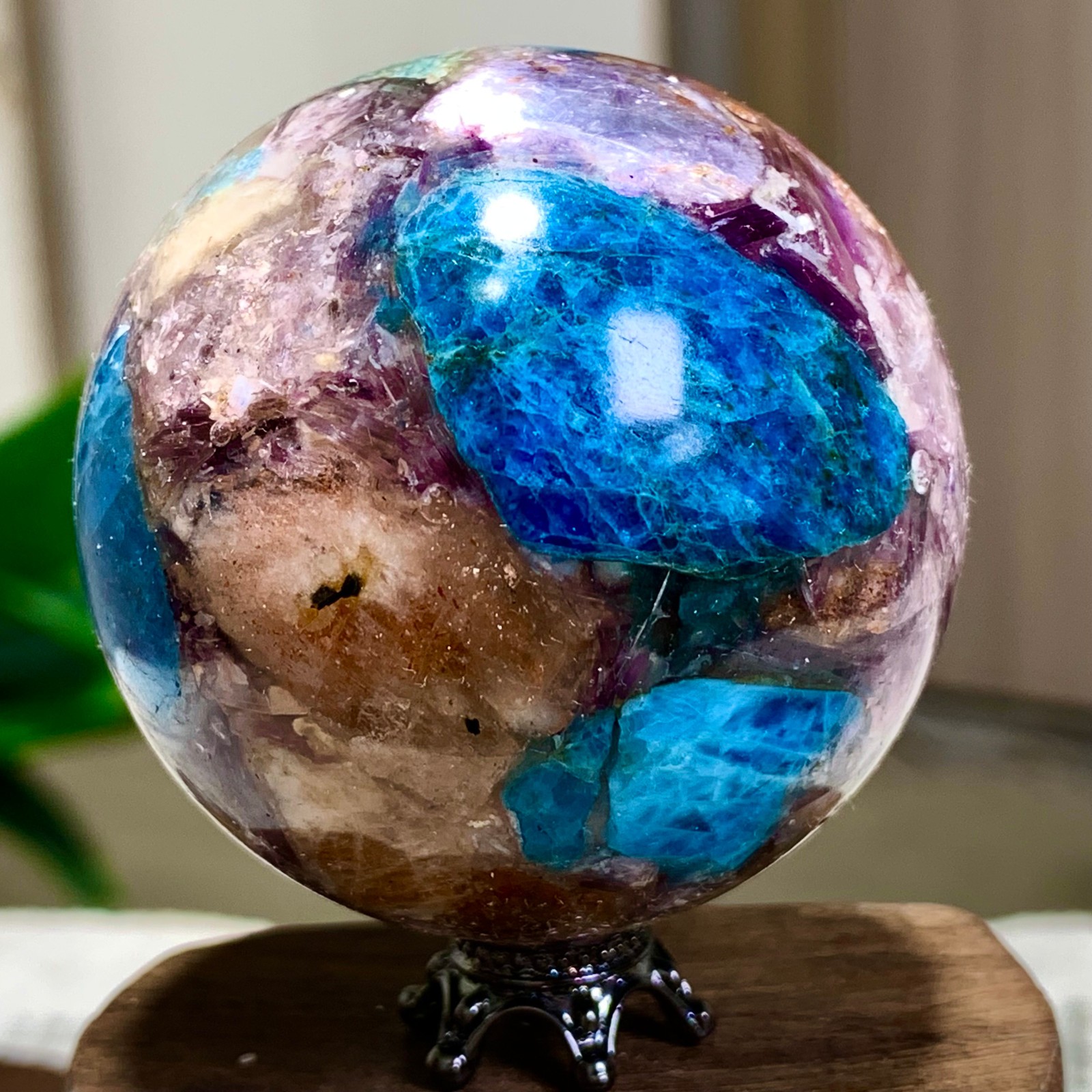 155G Natural Blue Aptite +Sun Stone purple lepidolite Sphere mineral sample