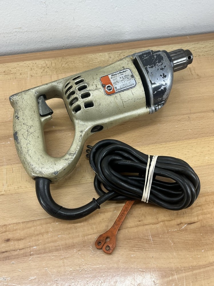 BLACK & DECKER HEAVY DUTY DRILL 1070-60