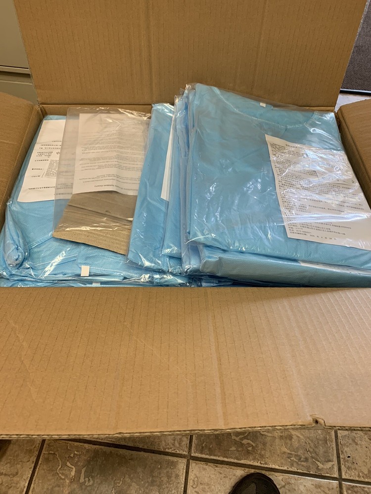 20 - LEVEL 1 DISPOSABLE ISOLATION GOWNS INDIVIDUALLY PACKAGED GOWN