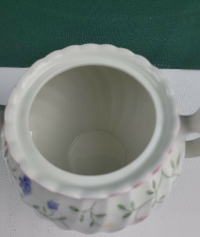 Teapot Floral Scroll Pattern - Made in England