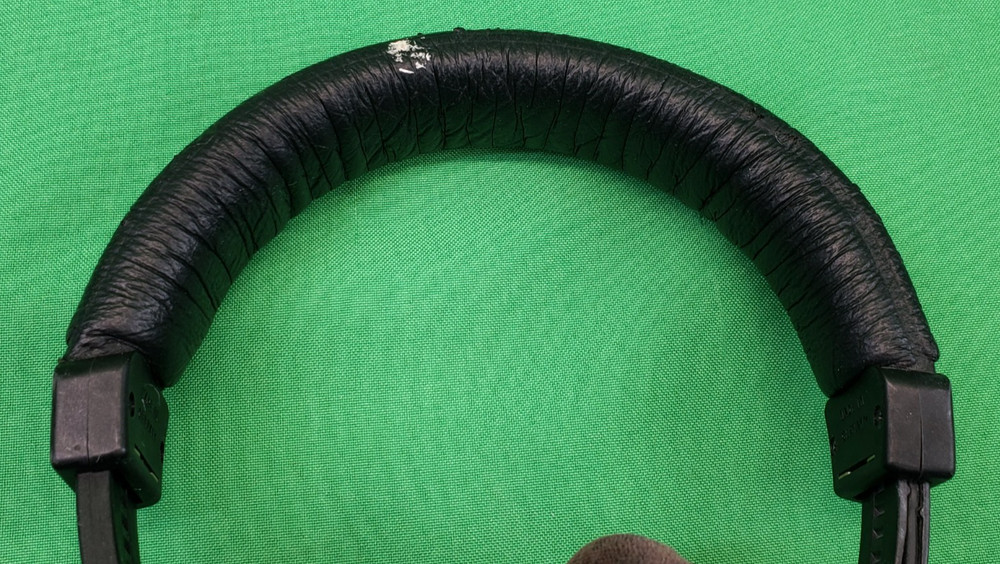 Beyerdynamic DT 290 Headset – 80 Ohm with Dynamic Microphone