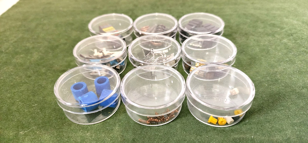 9 Round Acrylic Containers