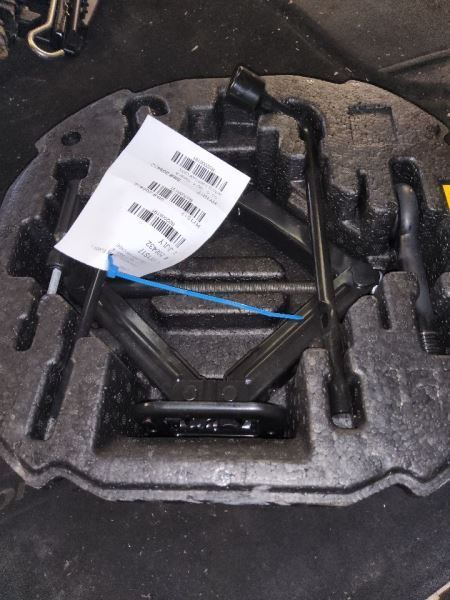 ELANTRA 2017 Jack 2006191