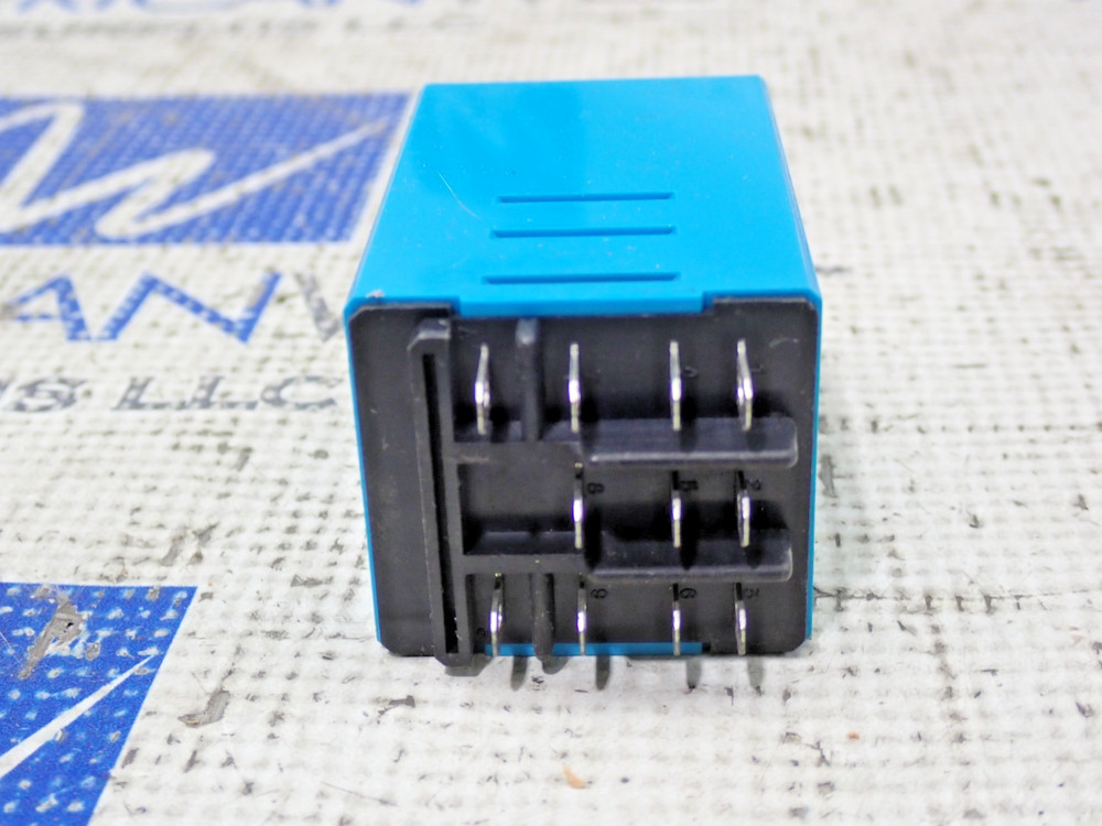 IDEC RTE-B12 Electronic Timer 120 VAC 11 Pin