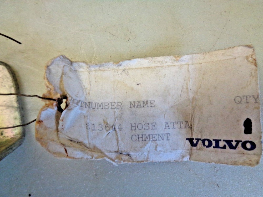 VOLVO 813644 HOSE ATTACHMENT BRACKET