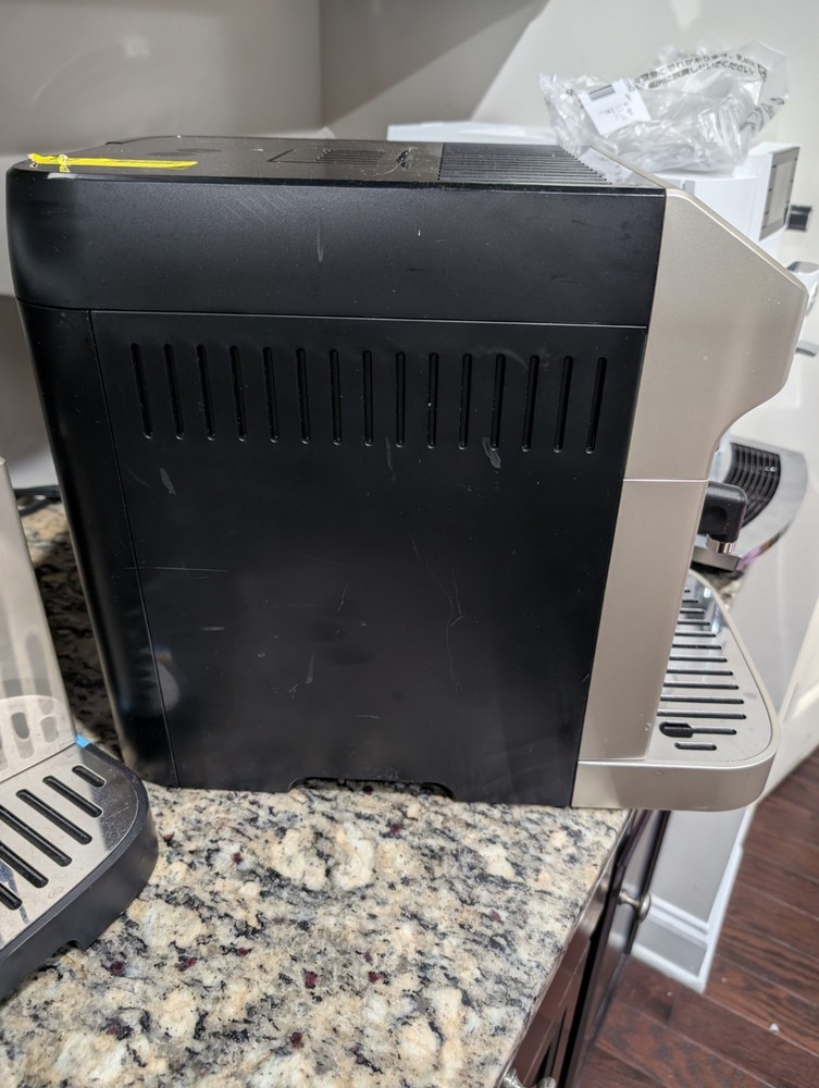 De'Longhi ECAM32070SB Magnifica Plus Automatic Espresso Machine