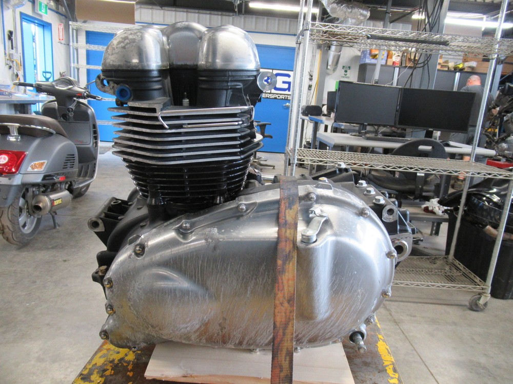 EB986 2007 07 TRIUMPH THRUXTON 900 ENGINE