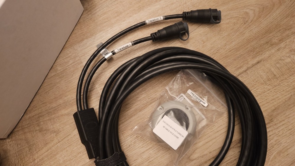 Lowrance/Simrad Structure Scan 3D Transducer + Module w/ Box.