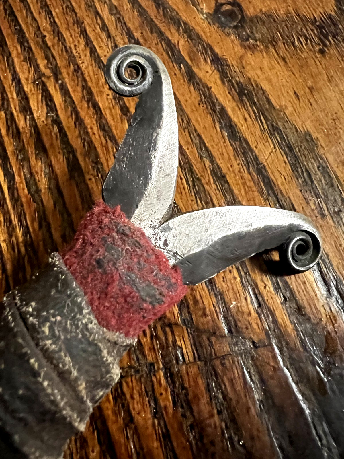 Old Northwest Coast DOUBLE VOLUTE KNIFE Native American Athabaskan 11 3/8"