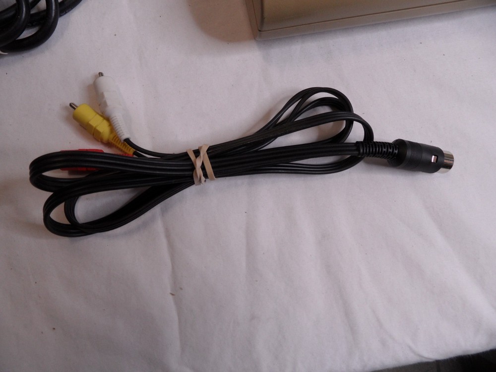 Commodore C64 Computer in Box Heat Sinks Power Supply Video cable- TESTED