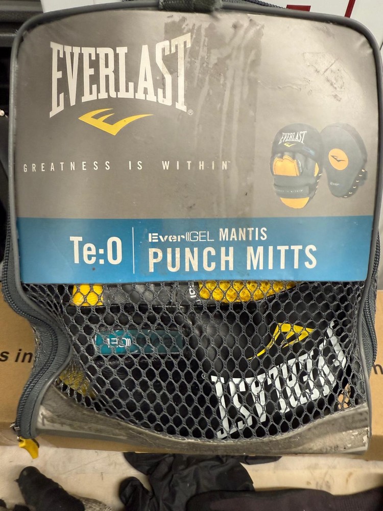 Everlast Boxing Mantis Punch Mitts