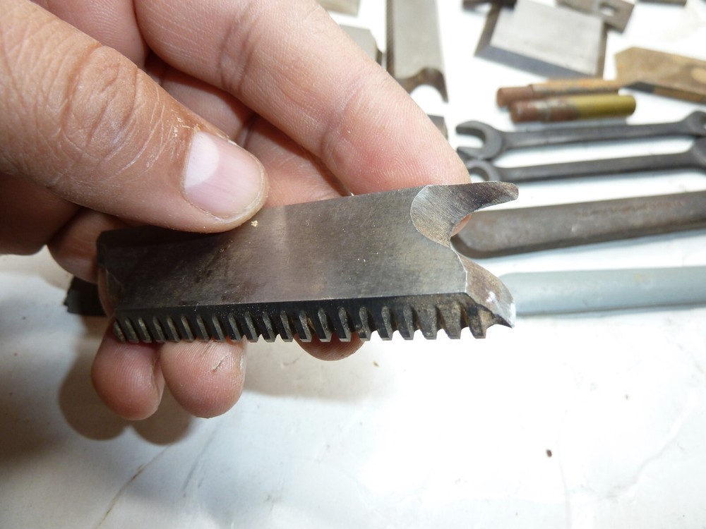 Wood carpenter machine shapes cutters