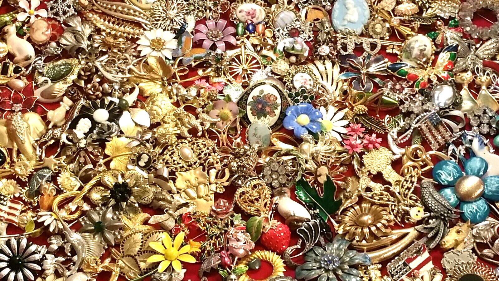 Vintage Costume Jewelry Lots Brooches Signed Unsigned *All Wear*