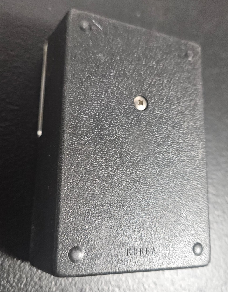 VOLTAGE METER. VINTAGE MICRONTA MADE IN KOREA. UNTESTED