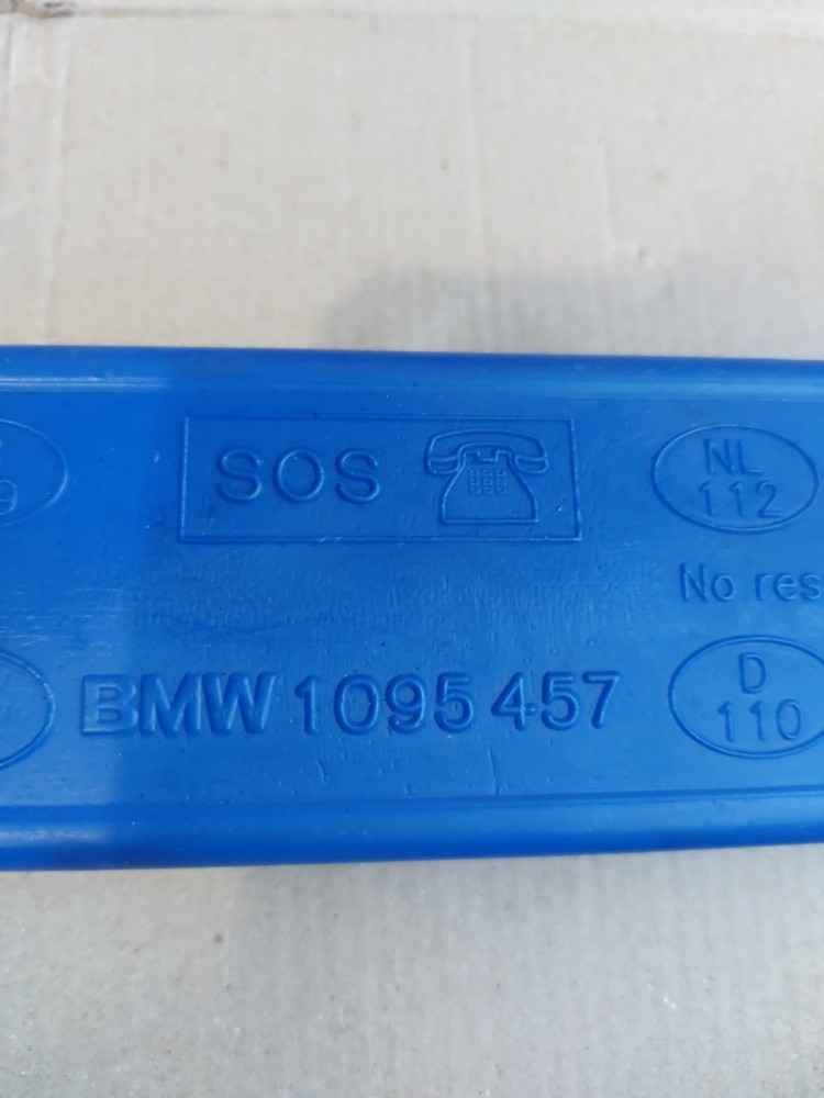BMW 1 3 5 Series E46 E60 E61 E87 E90 E91 Warning Triangle Blue Container 1095457