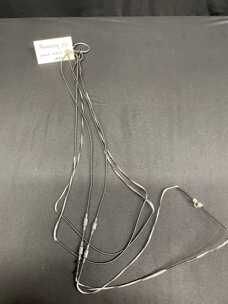 Bowtech Reckoning 38 Strings - Black/Grey - Complete Set