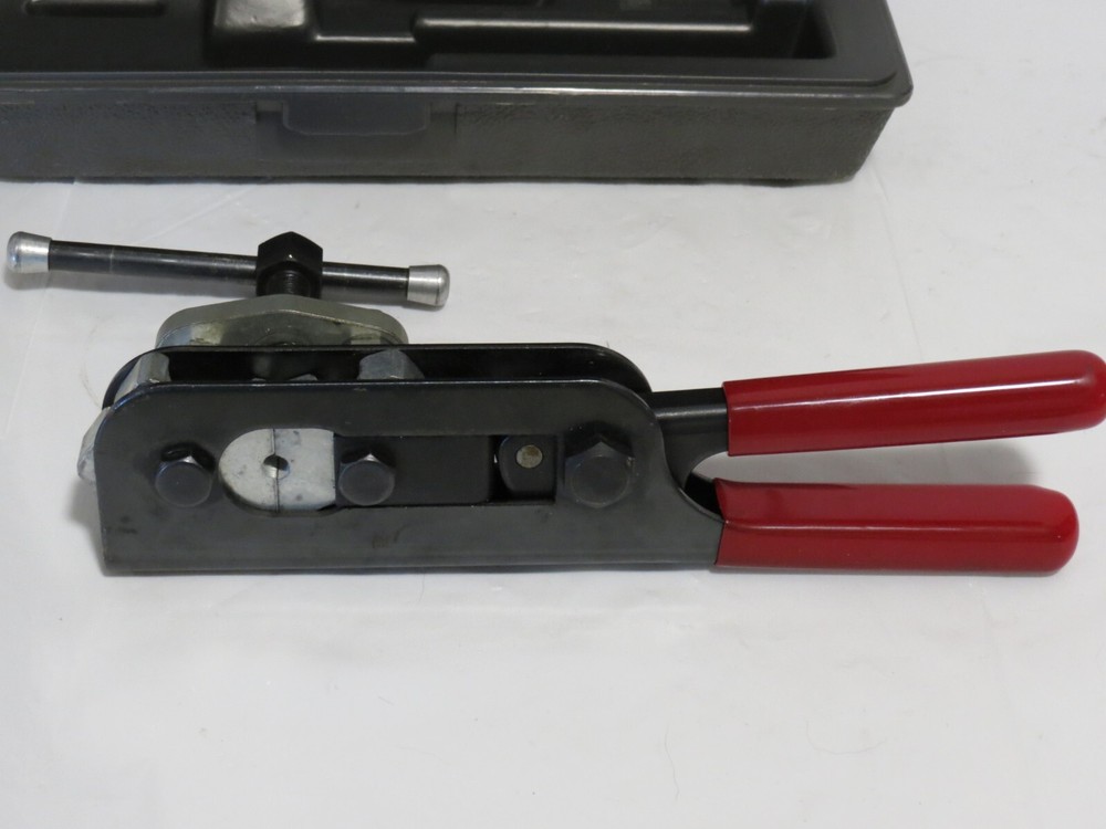 Jasco Wolco Tools Tube Cutting & Flaring Hand Tool - Used