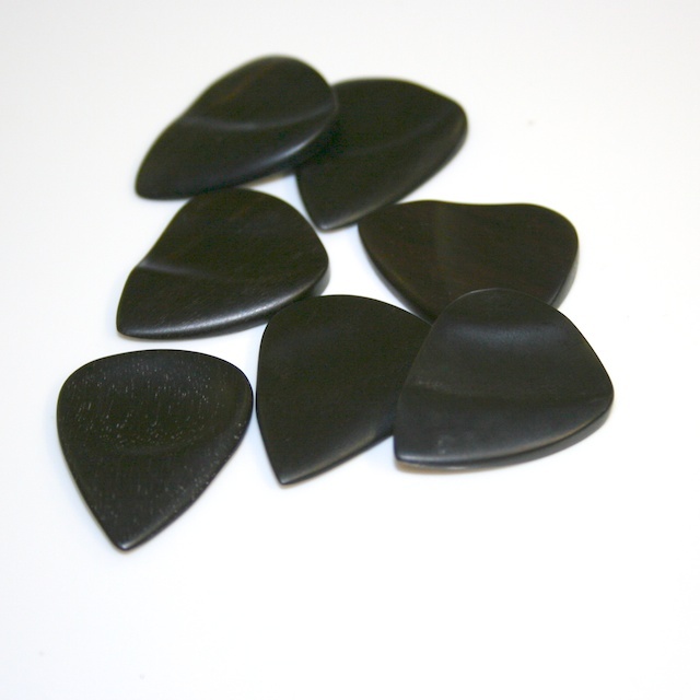 Timber Tones Groovy Tone Guitar Pick - African Ebony  - Single Pick