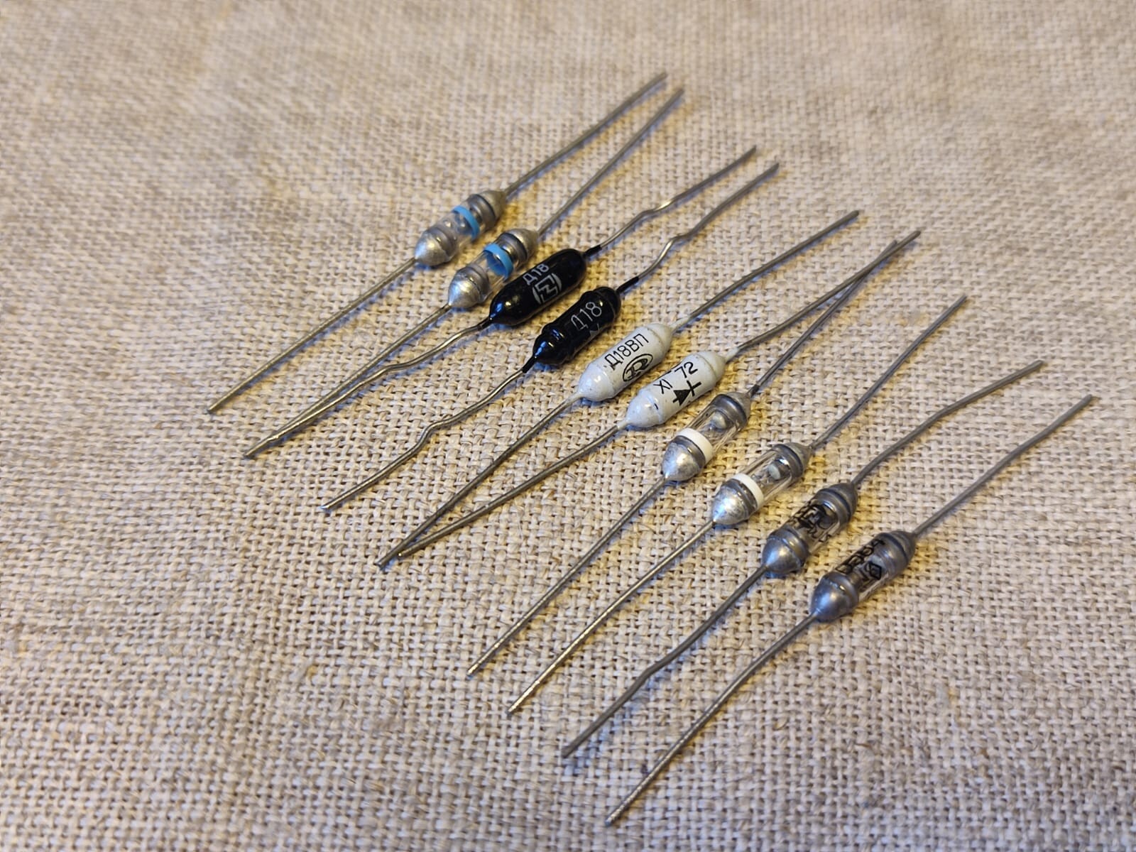 10 pcs. D18 Crystal radio Germanium Diodes, Large Glass Vintage , 5 varieties