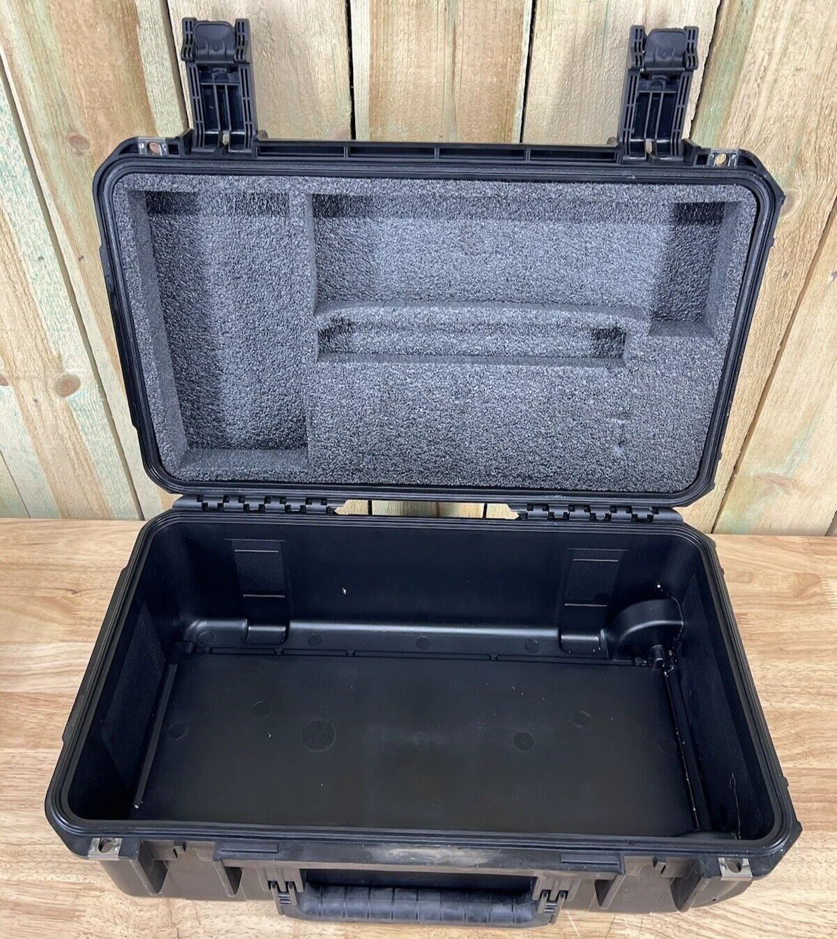 SKB 3I2011-8 iSeries Waterproof Utility Case Handheld Black Good Condition AB