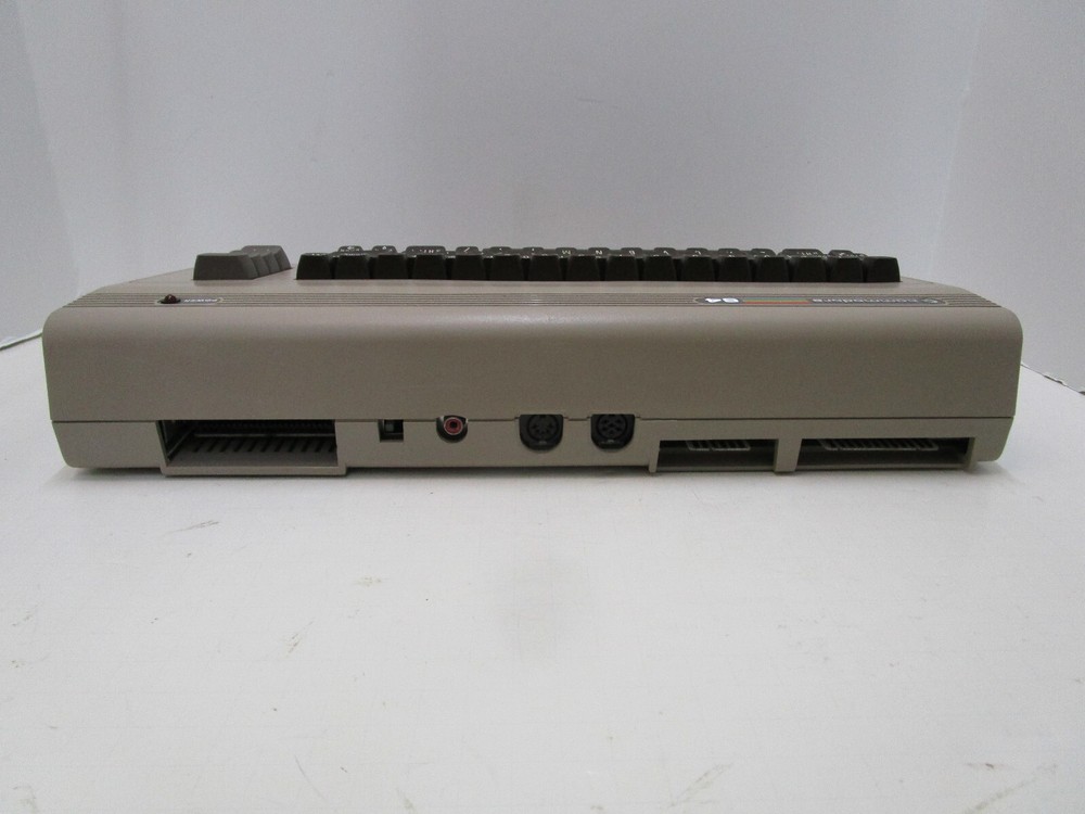 COMMODORE 64 COMPUTER 326298 HEATSINKS CERAMIC TESTED AND WORKING LOT #59