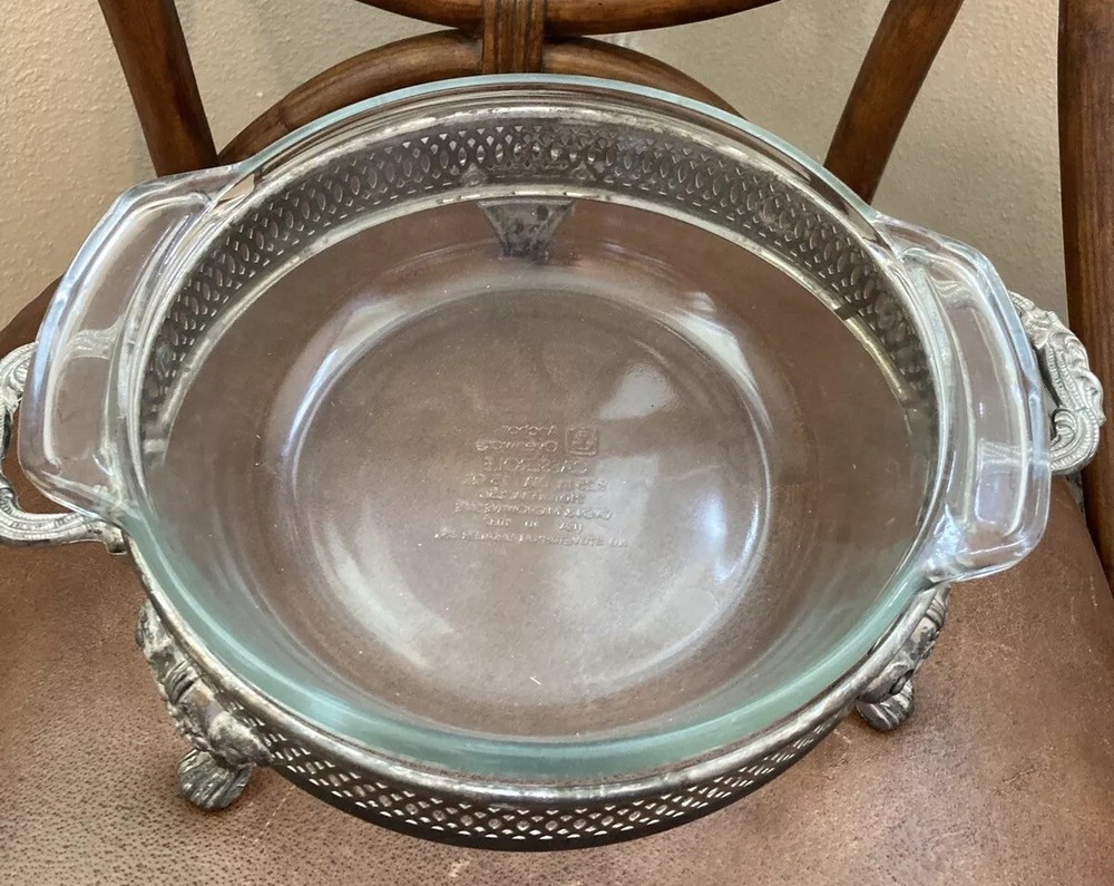 LEONARD SILVERPLATED Server With Removable Ovenproof Liner. 1.5 Quart. Serveware