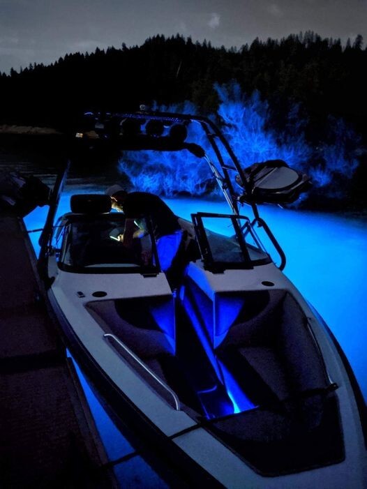 RGB ANY COLOR V2 TRANSOM MOUNTED 8000 LUMENS UNDERWATER BOAT LED LIGHT DIABLO