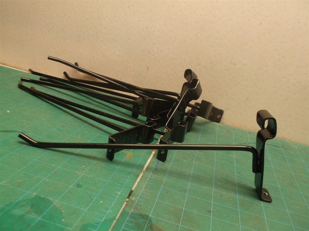 12 8.5" black retail display hooks
