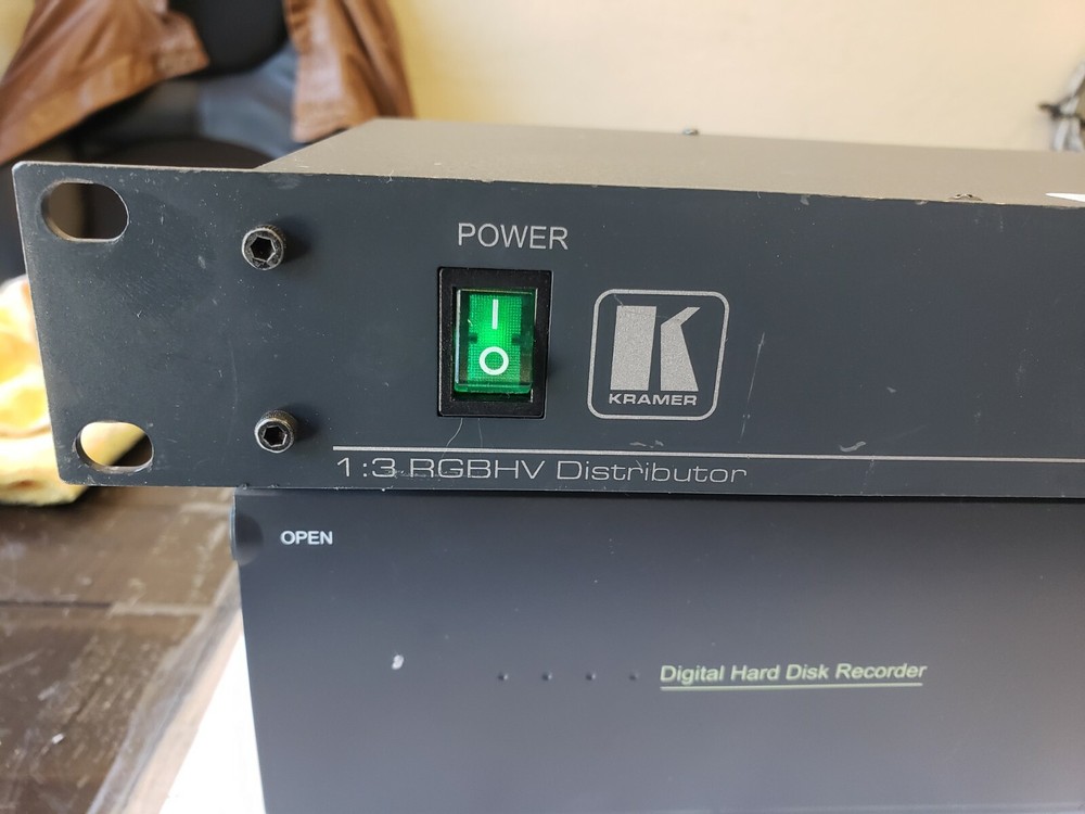 Kramer Electronics VP-123 Rackmount Presentation Amplifier 1:3 RGBHV Distributor