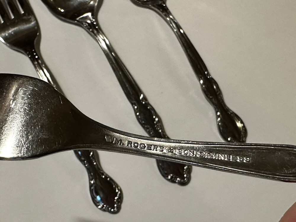 WM. Rogers & Son Royal Manor Single Place Setting Stainless Flatware Set 5 Piece