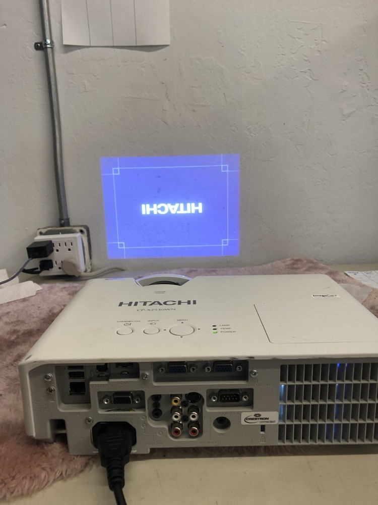 Hitachi Projector CP-X2530WN