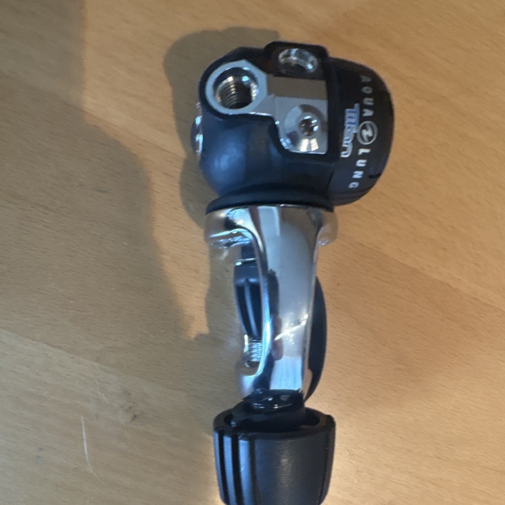 Aqua Lung Titan Scuba Regulator Set