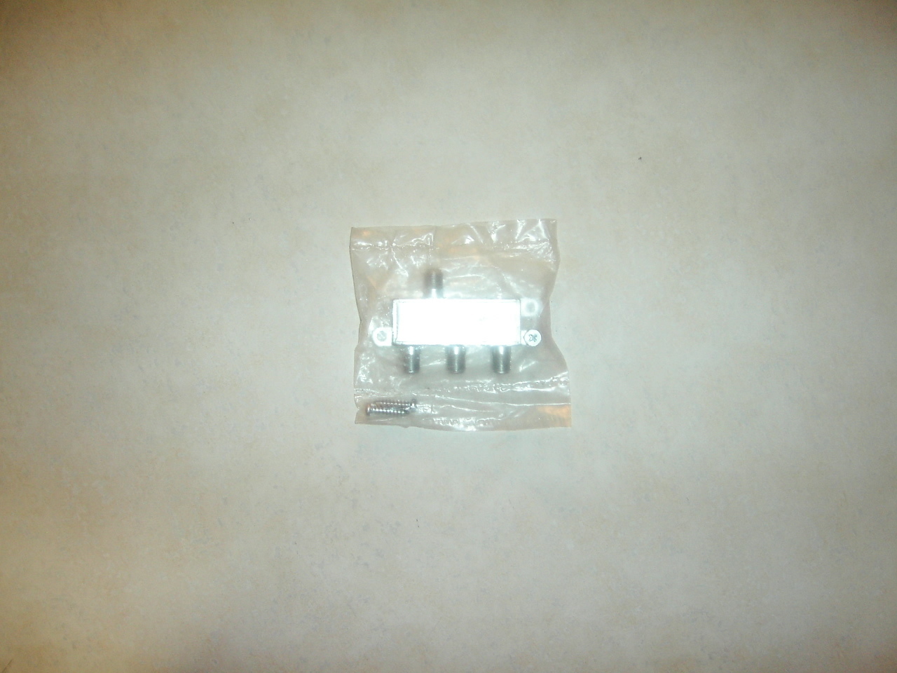 250 Mile Long Range HDTV1080p Outdoes 990 m TV Antenna Digital UHF/VHF FM Radio