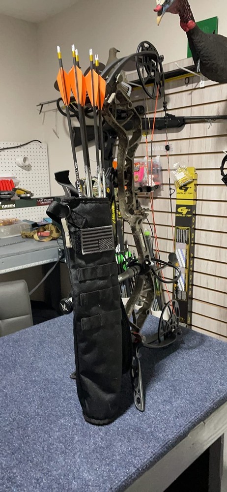Durable Polyester Archery Quiver – Lightweight and Foldable for Easy Carrying