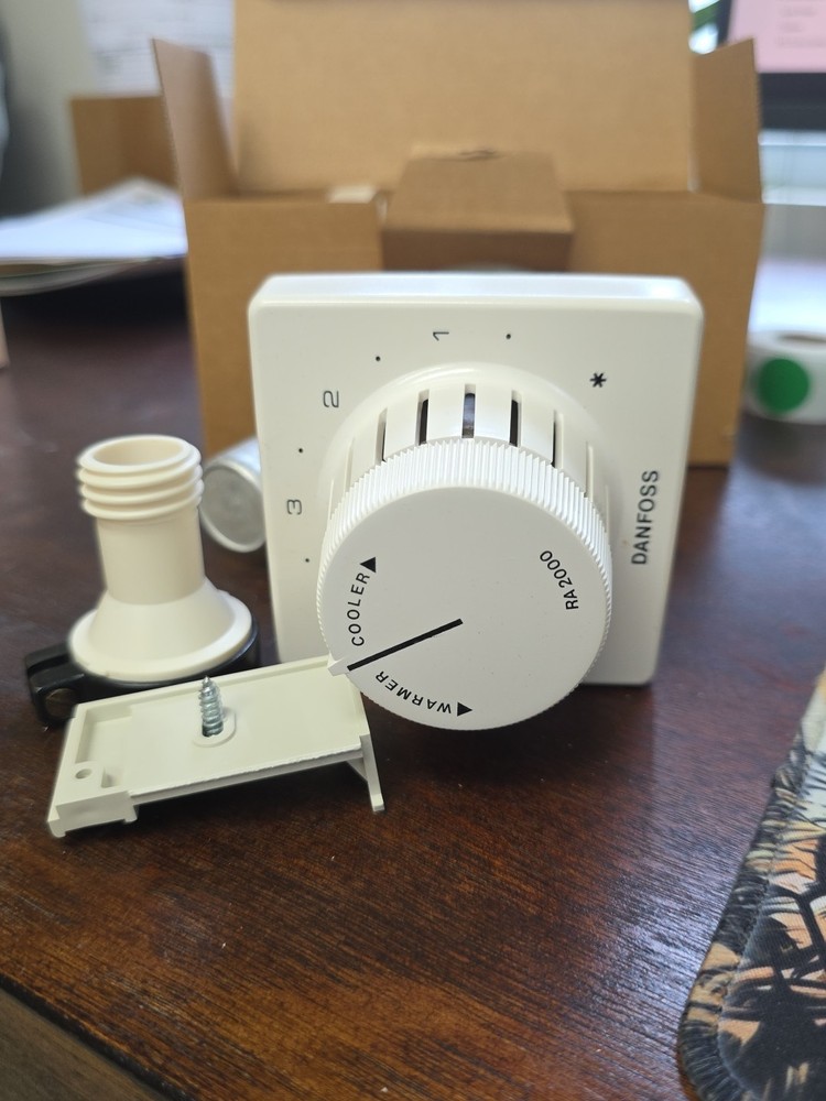 Danfoss 013G8222 Separate Remote Mounted Sensor And Dial