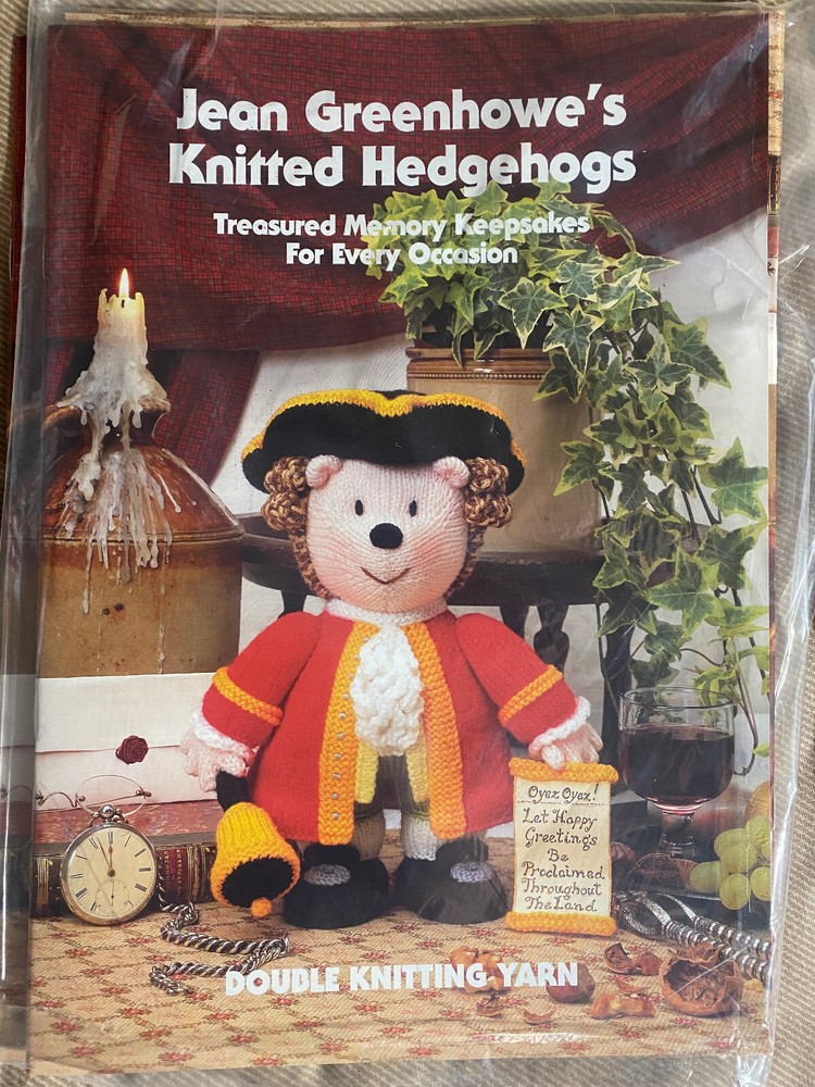 Jean Greenhowe's Knitting Pattern Booklet - KNITTED HEDGEHOGS (27 pages)