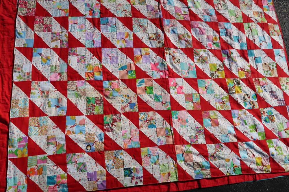 Vtg Patchwork Pattern Tiny Square King Quilt Measures 71x88 In. Beautiful