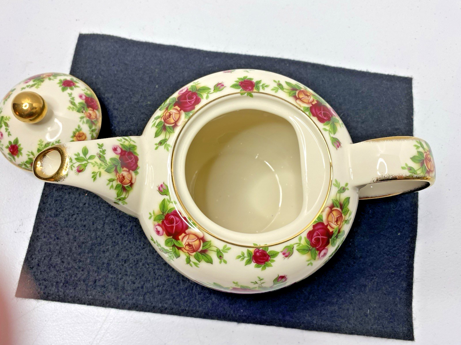 Royal Albert "Old Country Roses" Fine China Stamped 1998 Teapot A++