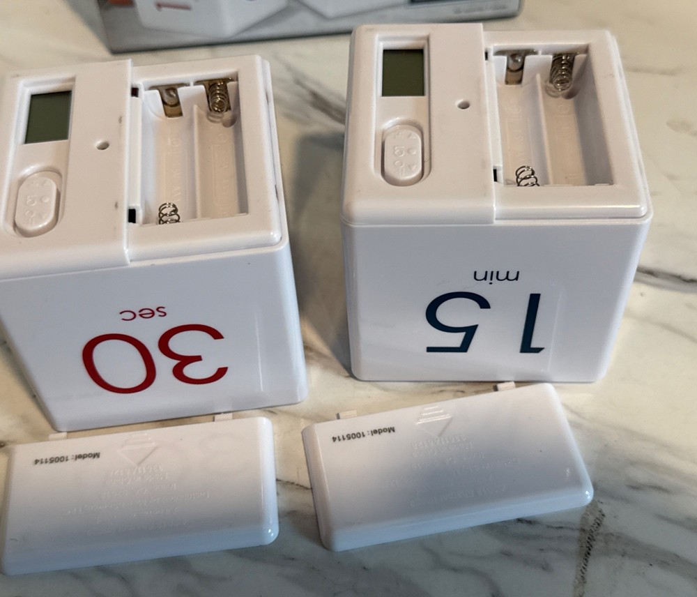 Sharper Image Digital Timer Two Piece Timer Cubes Flip to Desired Time 2 Cubes