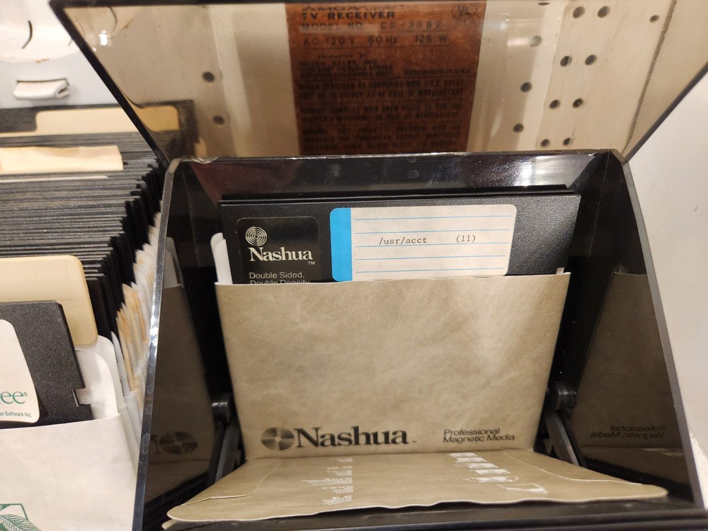 LOT OF 171!! Floppy Disks 5.25 Programs, Files, Misc Discs - Untested