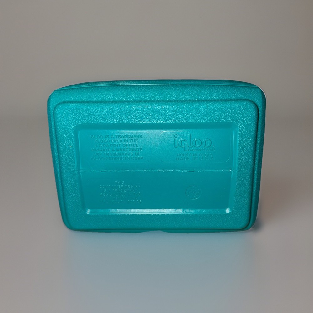 IGLOO Playmate Mini 4 QT Hard Cooler Throwback Retro