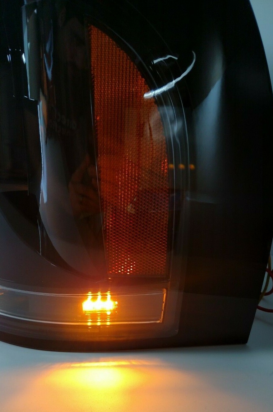 RH Blackout Headlight w/ LED Turn Signal & Light Bar For Freightliner Century