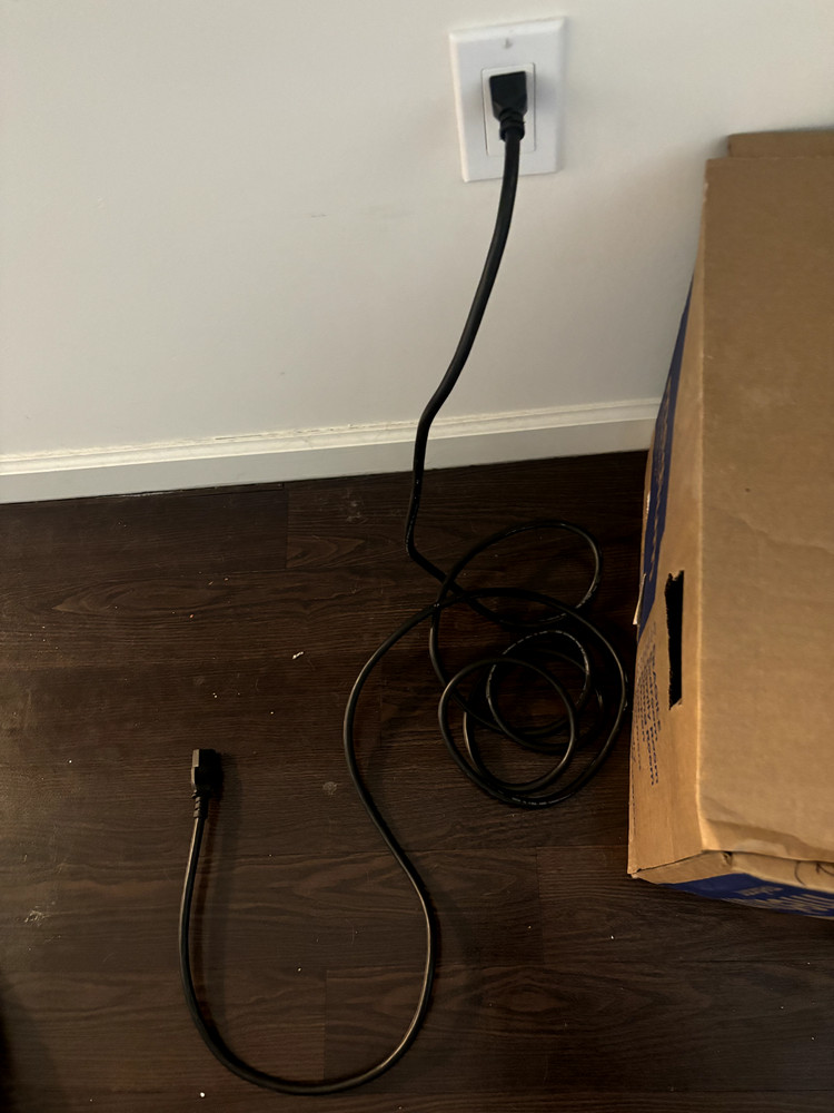 Hydrow Pro Rowing Machine – Mint Condition – Local Pickup 33028 FL