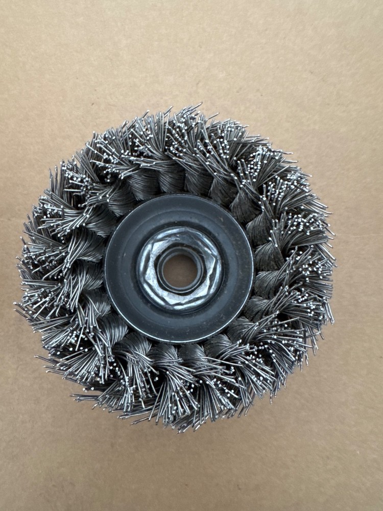 WEILER 93435 Knot Wire Cup Brush,Threaded Arbor 1PAJ8