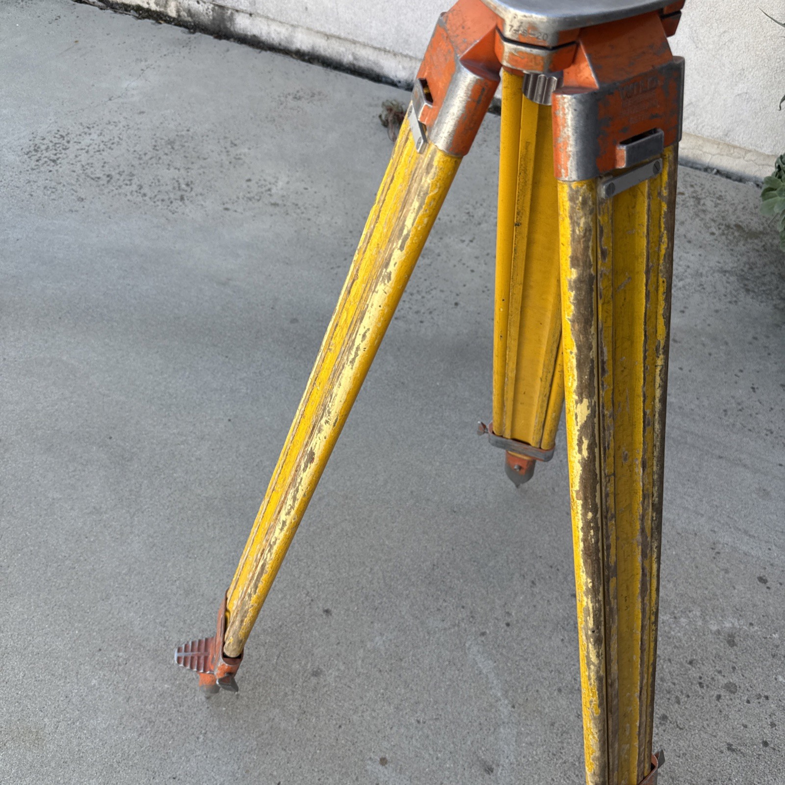 Wild Heerbrugg GST20 Tripod. Made in Switzerland