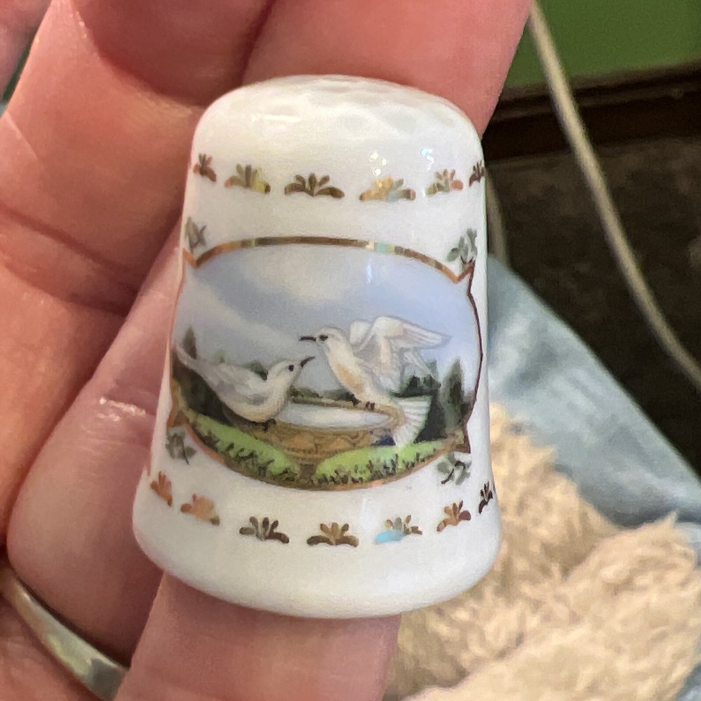Ceramic Bisque Thimble DOVES VOHENSTRAUSS WEST GERMANY