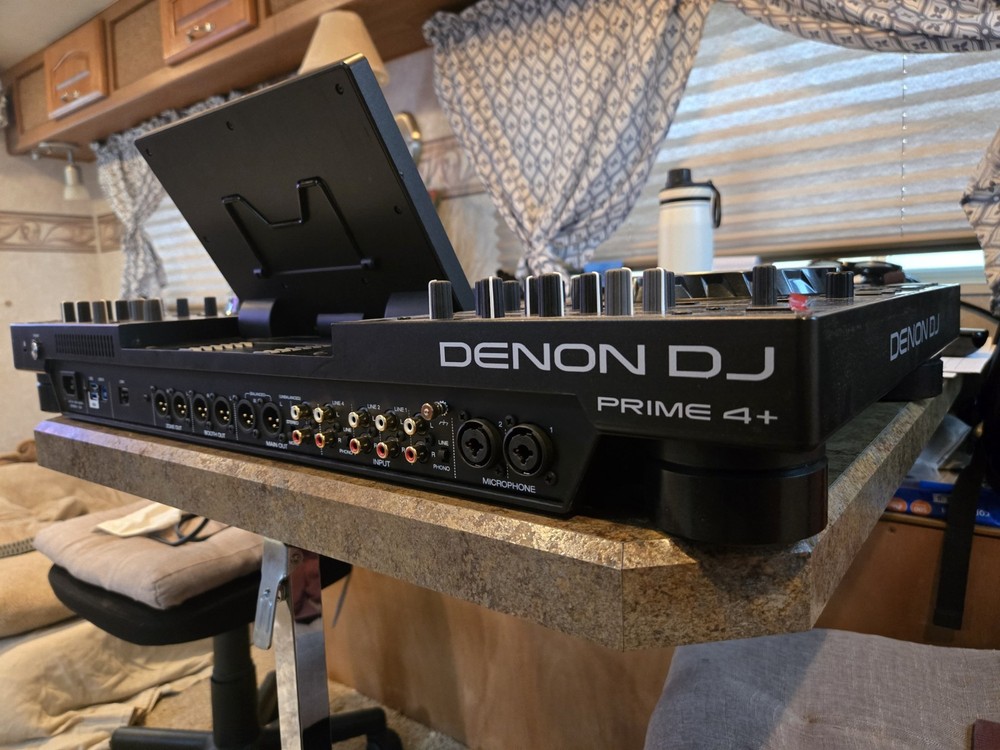 Denon DJ Prime 4 + Plus Standalone Controller with Rolling Flight Case 500gb SSD