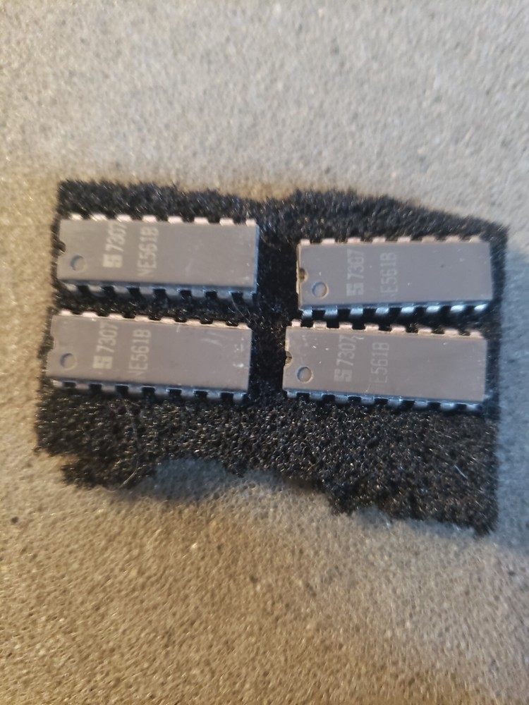 NE561B "Original" IC (1 pc) (ORG1-7)...............