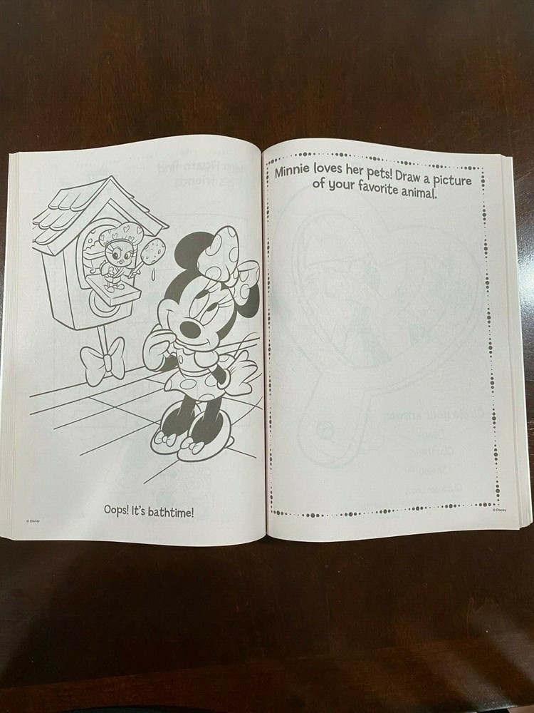 Disney's Minnie Mouse Gigantic Activity Book